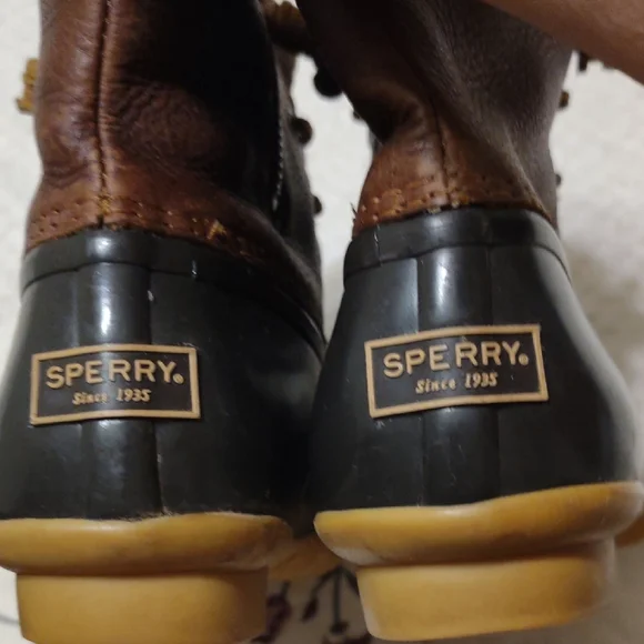 Sperry Dark Brown and Black Waterproof Boots. It's BOOT TIME. - Picture 4 of 10